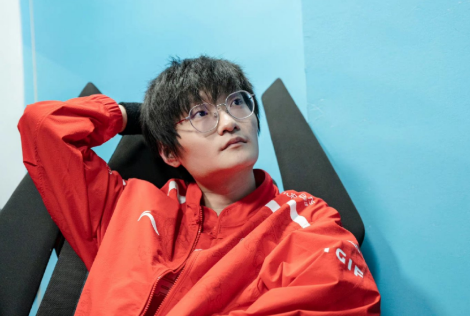 包含Rookie爆冷击败老鹰,精彩发挥引爆全场!的词条 包含Rookie爆冷击败老鹰,精彩发挥引爆全场!的词条